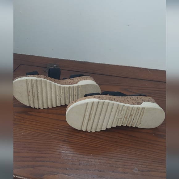 Shoes - Picture 8 of 12